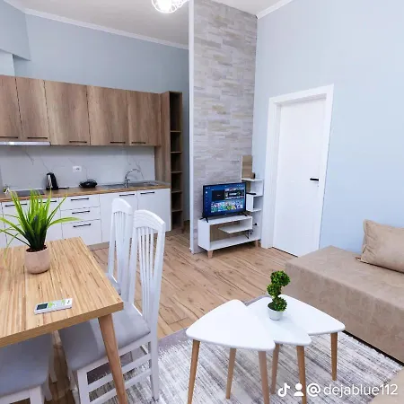 Deja Blue Villa Apartments